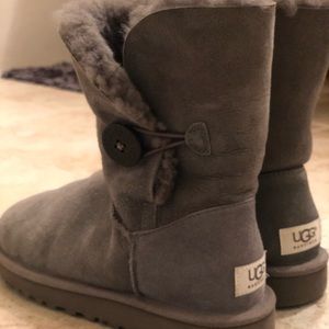 Ugg’s grey BAILEY BUTTON II